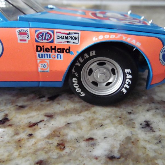 RICHARD PETTY FRANKLIN MINT #43 METAL CAR COLLECTIBLE VINTAGE - Picture 8 of 16